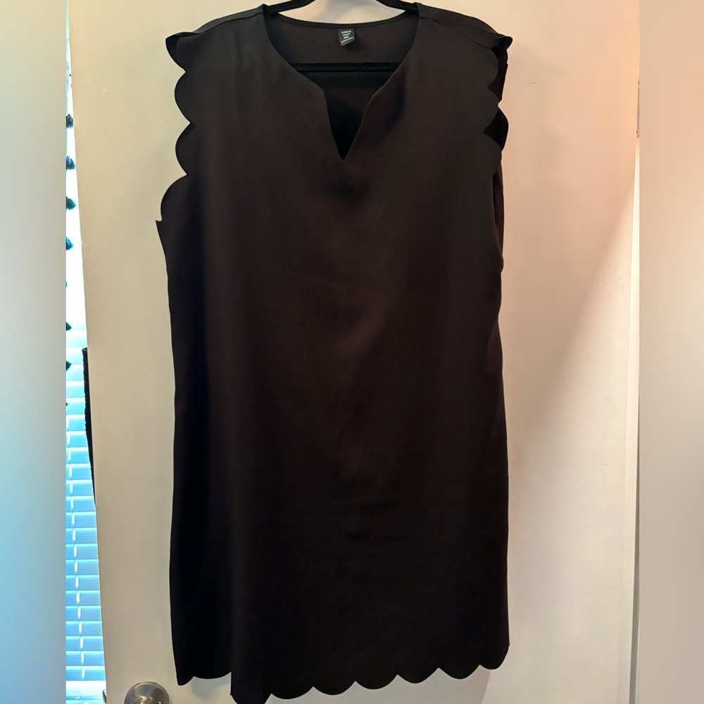 SHEIN Scalloped Dress